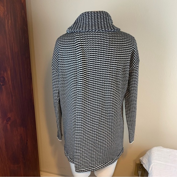 CAbi Fergie Split Black/White Turtleneck - Sz S - Picture 6 of 15